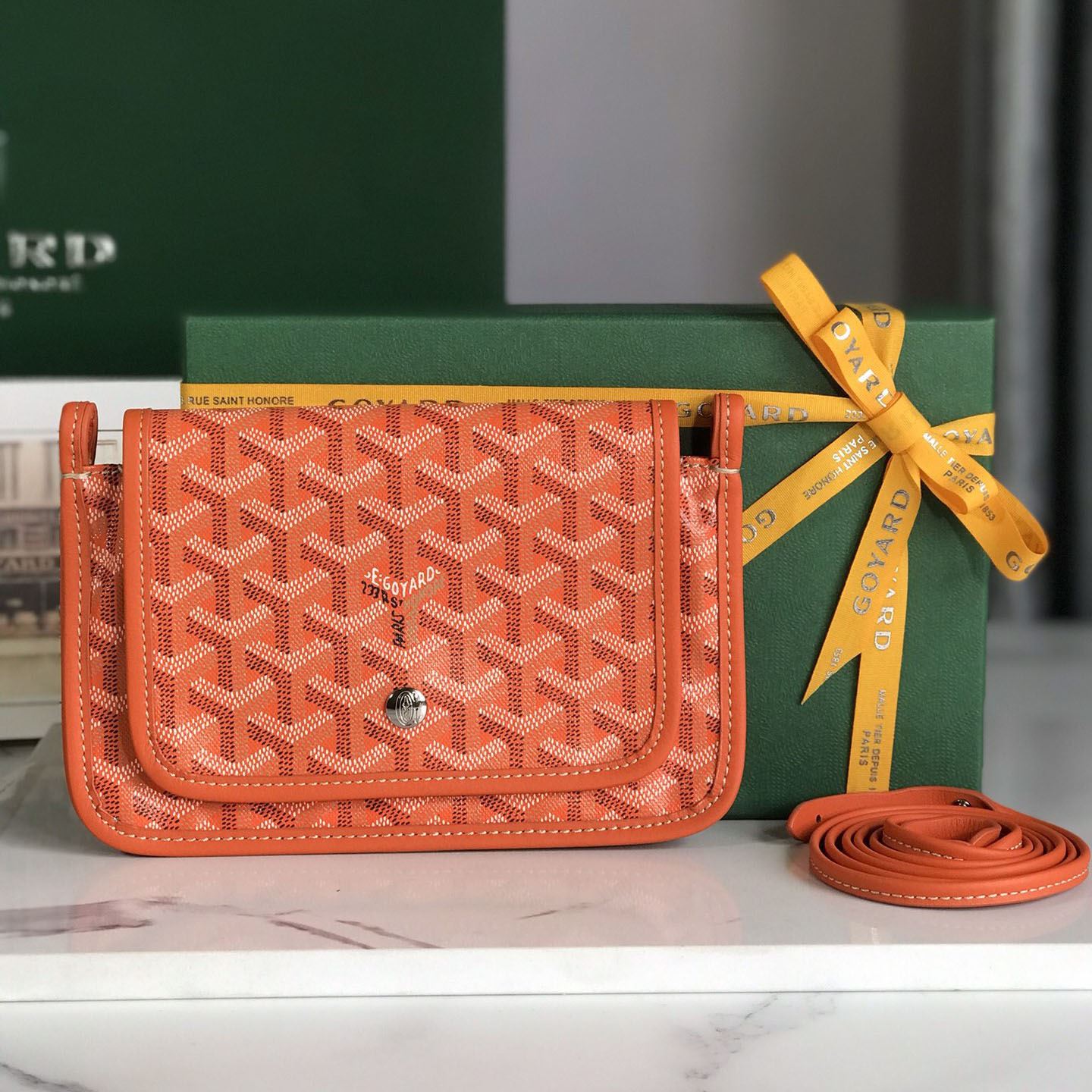 Go*ard clutch bags